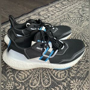 WOMEN'S ADIDAS ULTRA BOOST 22 X PARLEY Size 8.5
